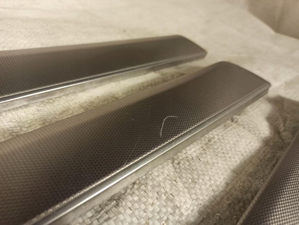 MERCEDES W212 E-KLASSE TÜRDEKOR STREIFEN VORNE RECHTS LINKS EUROPA Product image