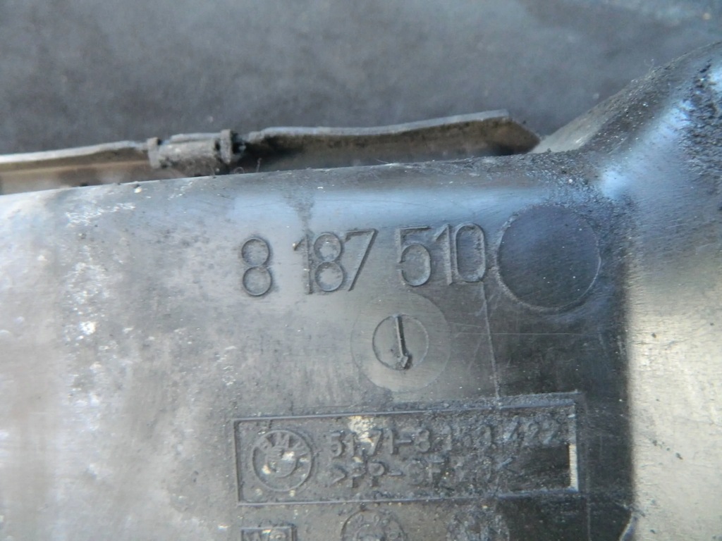 BMW E39 BREMSLUFTEINSATZKANAL 8187510 Product image