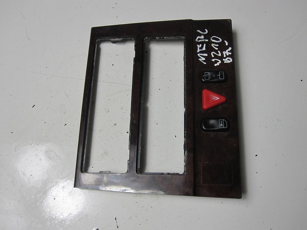 NOTSCHALTER MITTELKONSOLE MERCEDES W210 97R Product image