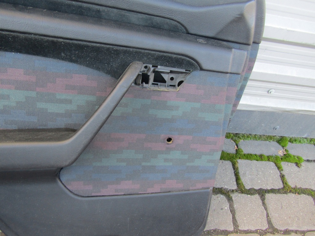 2 MERCEDES W202 93–97 BACON TÜRPOLSTERUNG 4 STÜCK SCHWARZE FARBE Product image