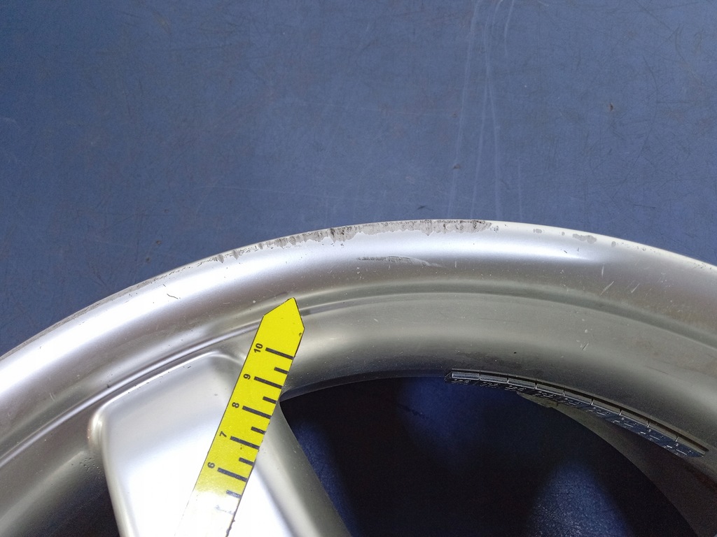 MERCEDES W210 Alufelgen 8JX18 5X112 ET30 Product image