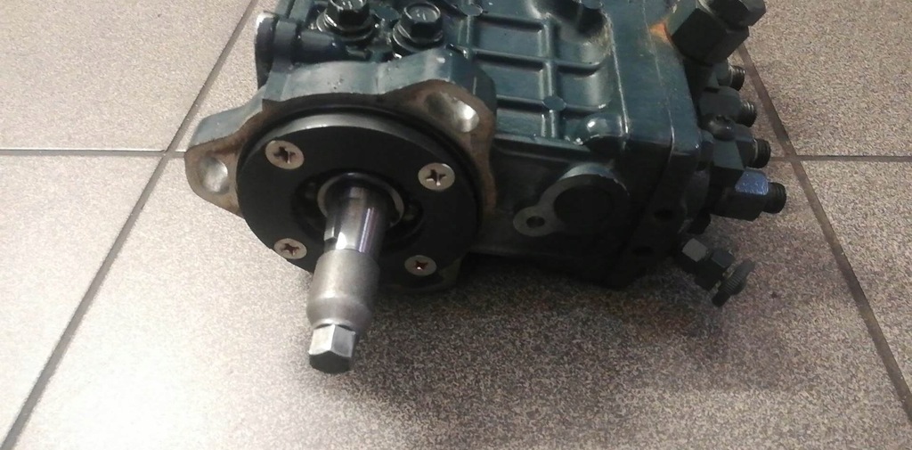 Kubota V3600 Kraftstoffeinspritzpumpe Product image