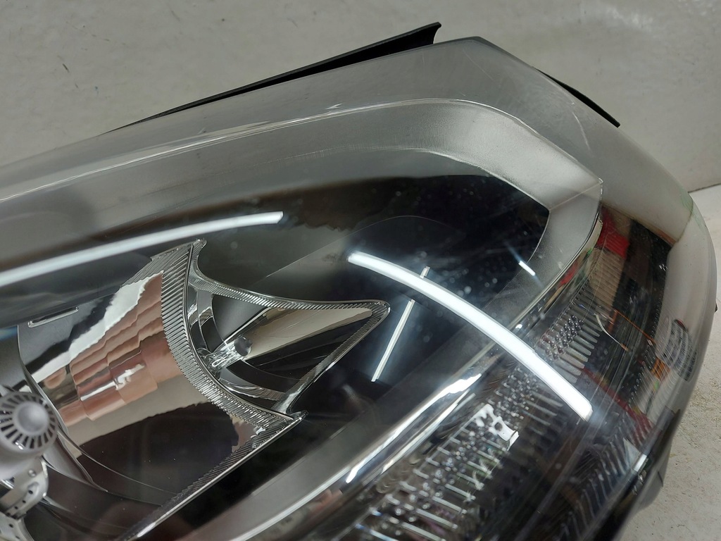 Mercedes-Benz C Klasse 205 H7 W205 H7 Frontlampe vordere Scheinwerfer Product image