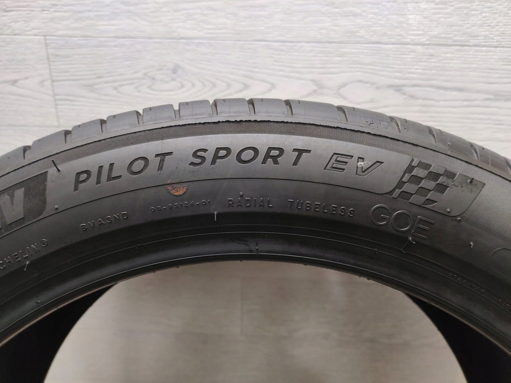 Opona letnia Michelin Pilot Sport EV GOE 255/45/20 105 W Product image