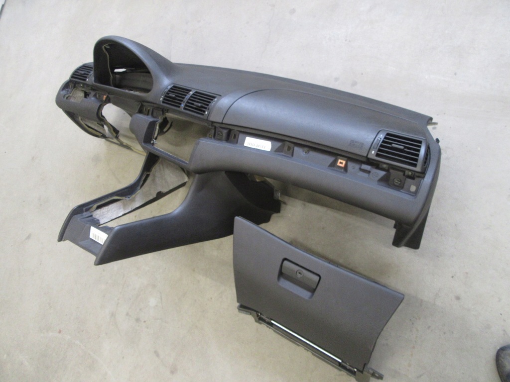 Armaturenbrett des BMW E46 Limousine Kombi-Coupé Europa Product image