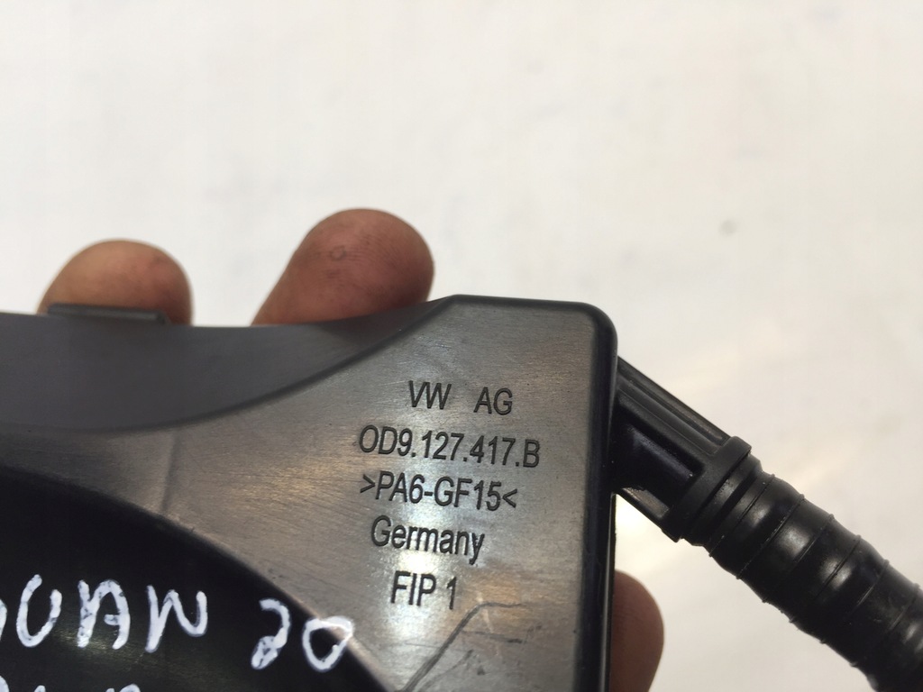 VW TIGUAN II 2.0 TDI GETRIEBE-ENTLÜFTER Product image