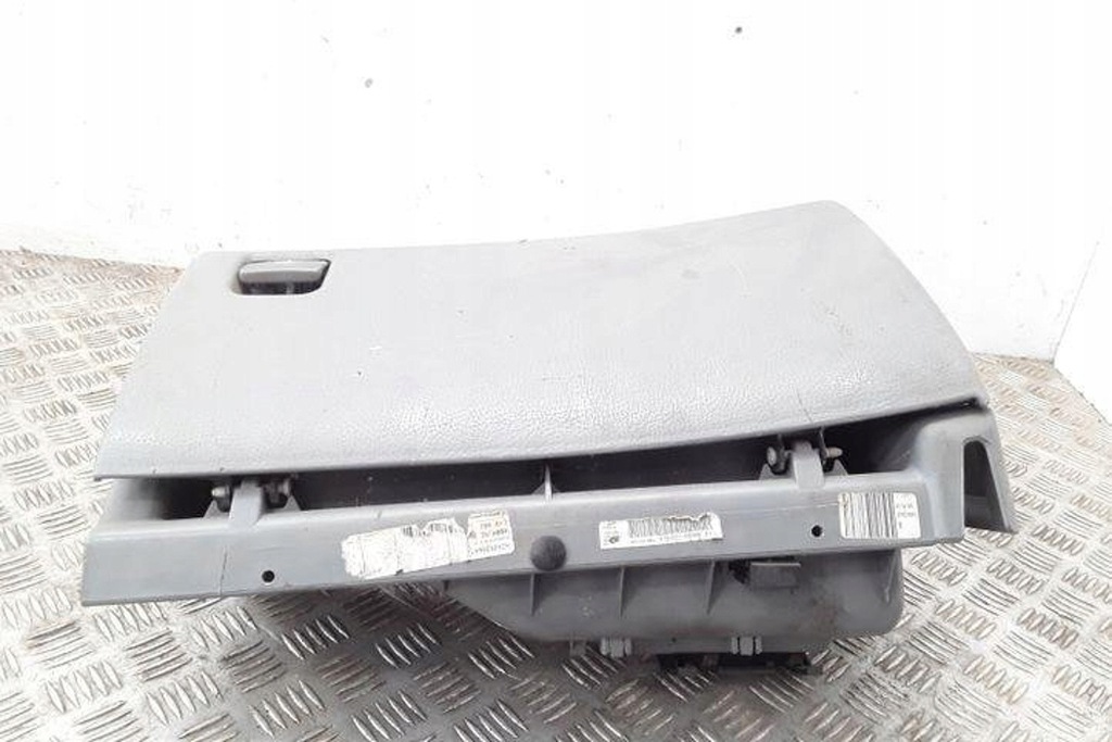 Personal Peugeot 406 Coupé (8C) 9616630777 2,0 l Benzin 97 kW 2000 Product image