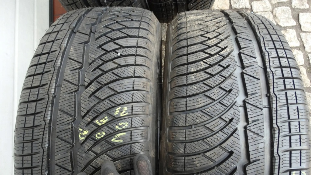 Michelin Pilot Alpin PA4 Winterreifen 245/50/18 104V Product image