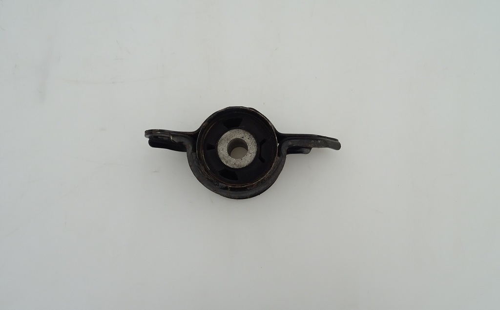 2010–2015 CAMARO HINTERE SCHWINGENBUCHSE HINTEN RECHTS SEITLICHER KOFFERRAUMTRÄGER Product image