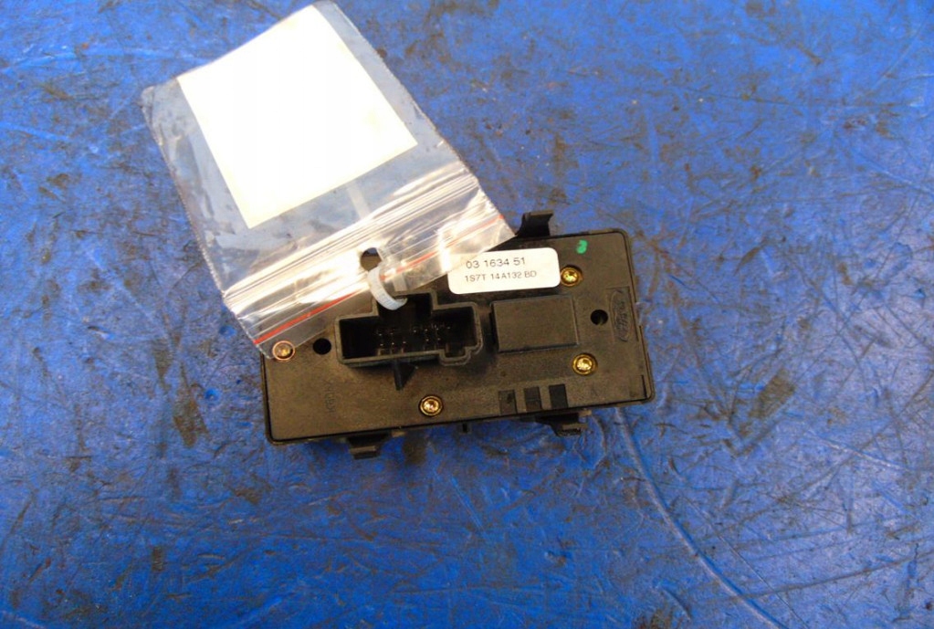 Ford Mondeo MK3 2.0TDDI -Fensterschalter 1S7T14A132BD Product image