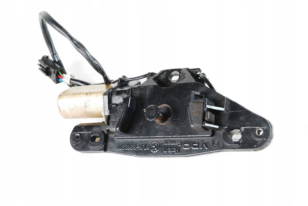 BMW E39 KOMBI Klappenschließschloss 8362371 Product image