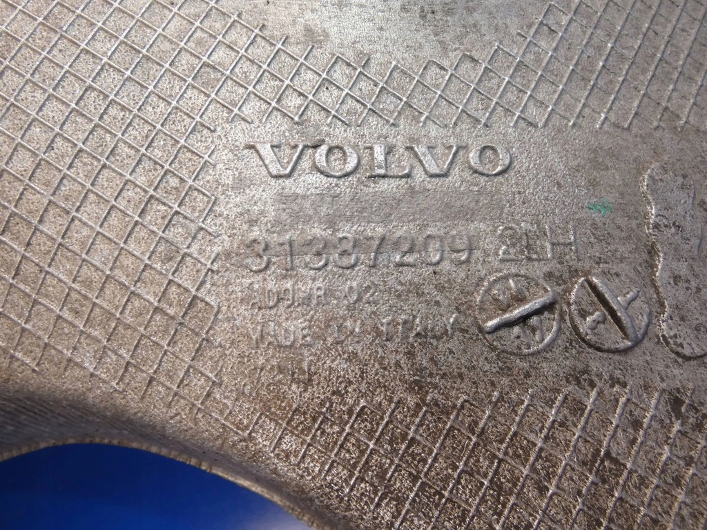 VOLVO V90 II S90 QUERLENKER HINTEN LINKS Product image
