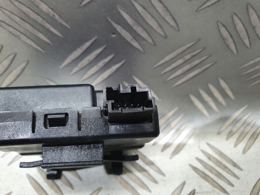 ASTRA K INSIGNIA B LOCK CONTROLLER MODUL 13595511 Product image