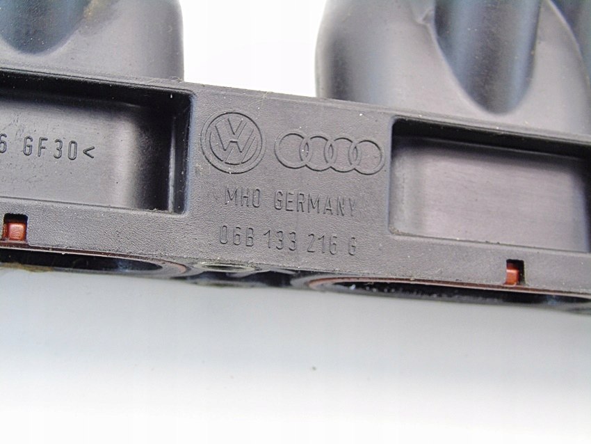 Ansaugkrümmer 2.0 20 V PASSAT AUDI A4 B6 B7 A6 C5 PASSAT B5.5 06B133216G Product image