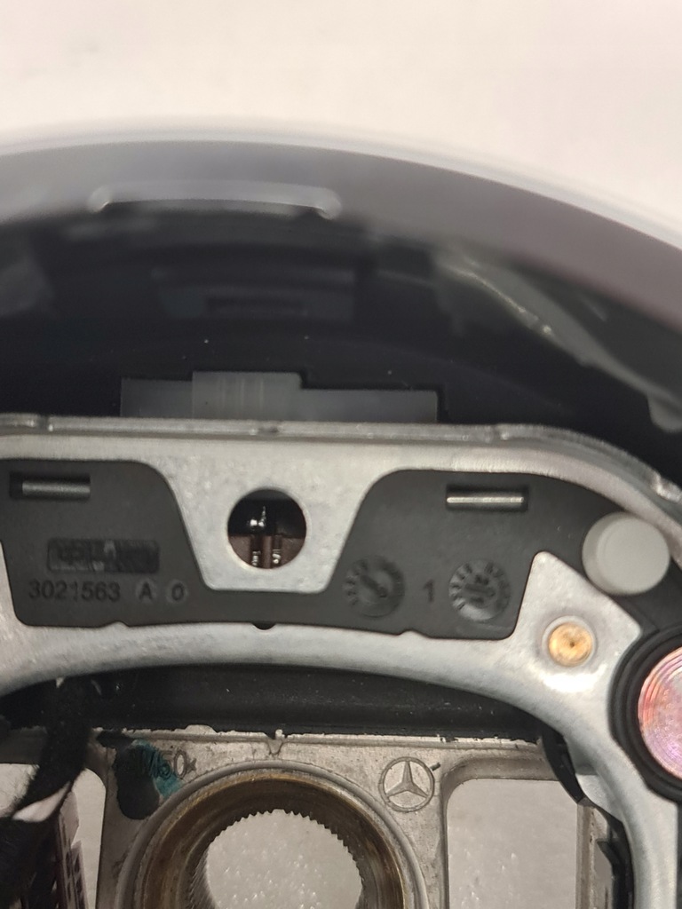 Mercedes AMG beheizbares Carbon-Alcantara-Lenkrad Product image