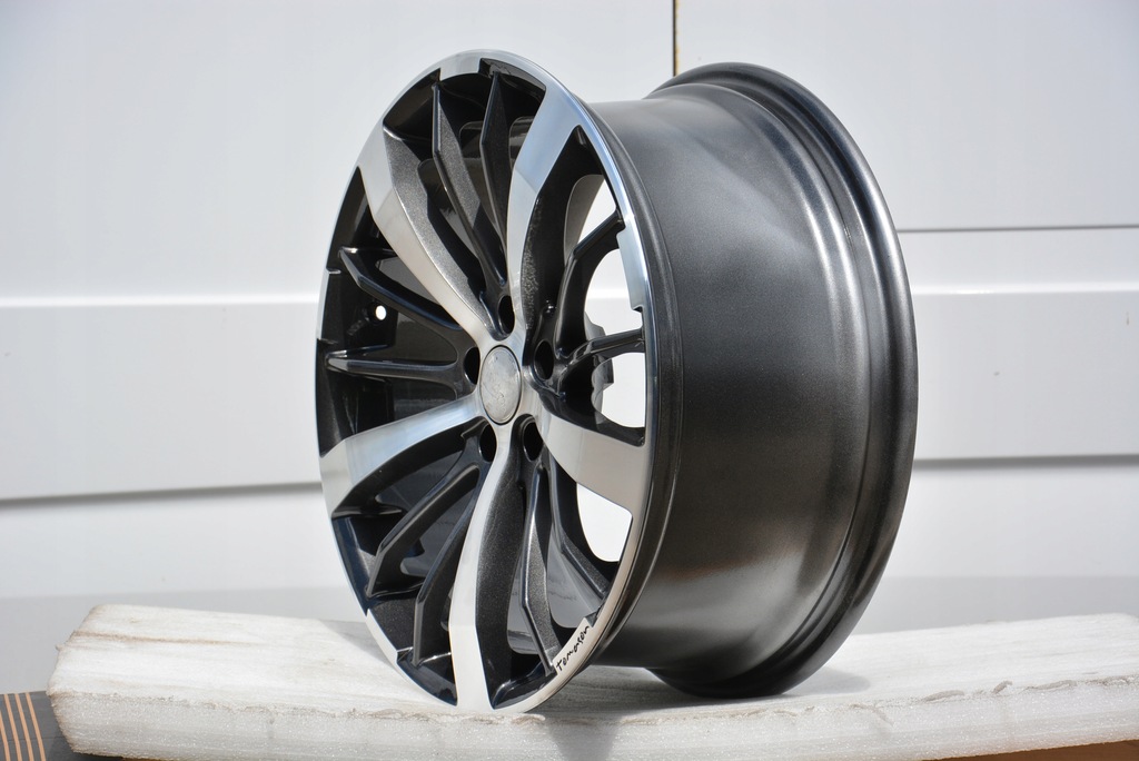 TOMASON TN6 LEICHTMETALLFELGEN 19" 5X112 ET45 Product image