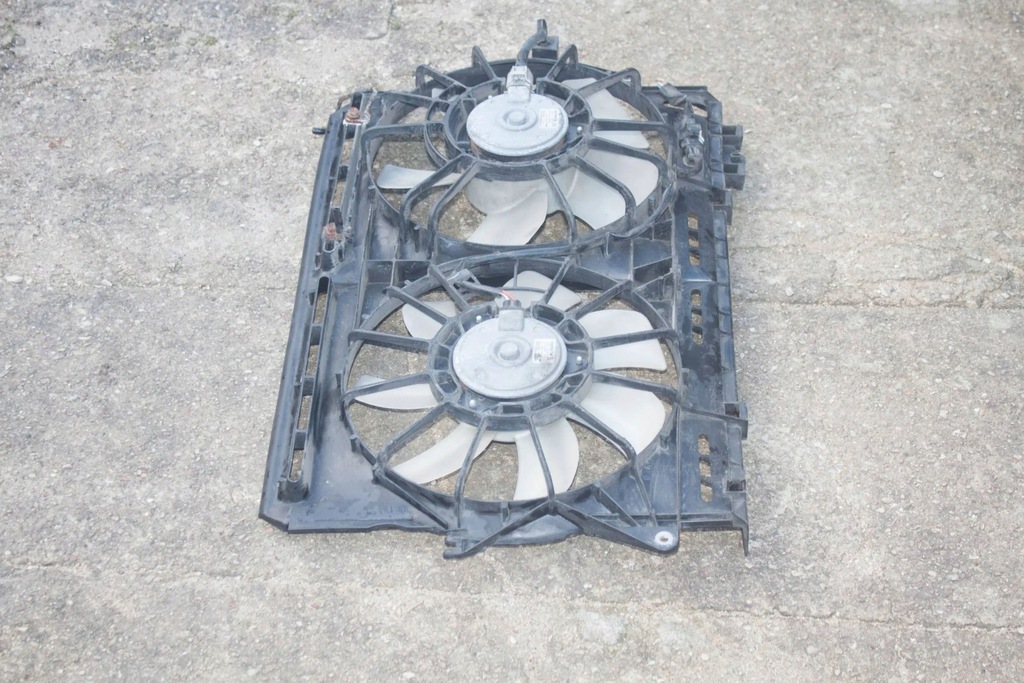 Toyota avensis T250 2003 Fangehäuse Product image