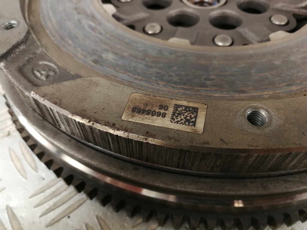 7614326 7614327 Kupplungsdruckplatte Zweimassenschwungrad BMW F20 F21 F22 1,5 T Product image