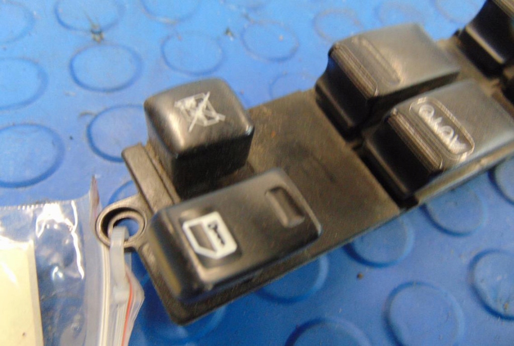 Nissan Almera N16 Lift 1,5DCI HB 5D Glassschalter Product image