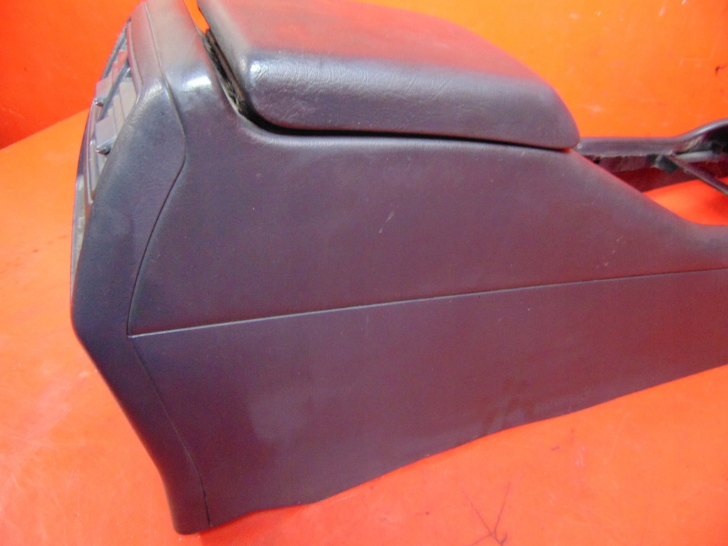 MERCEDES ML W163 LIFT 02- CENTER TUNNEL ARMREST CUP HOLDER Product image