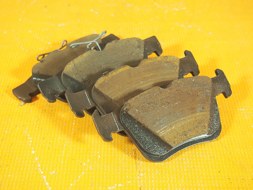 Audi Q2 81A 32 km Bremsscheiben hintere Blöcke 272 mm 5q0615601b Product image