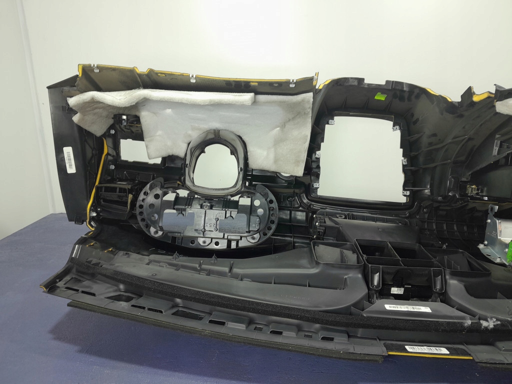 MERCEDES R W251 Armaturenbrett, Kissen, Gurtstraffer Product image