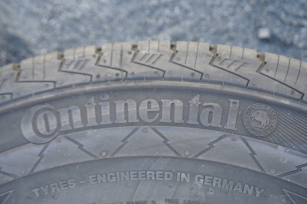 CONTINENTAL VANCOWINTER 2 225/75 16C REIFEN 2 Stk. Product image