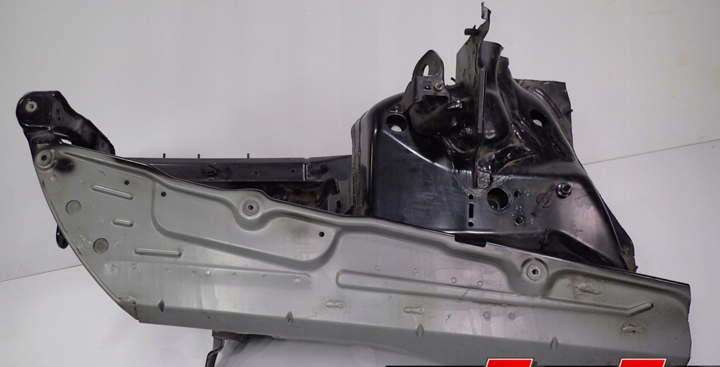 SCHÜRZE VORNE LINKS VORDERRAHMEN AUDI A6 C6 ALLROAD Product image