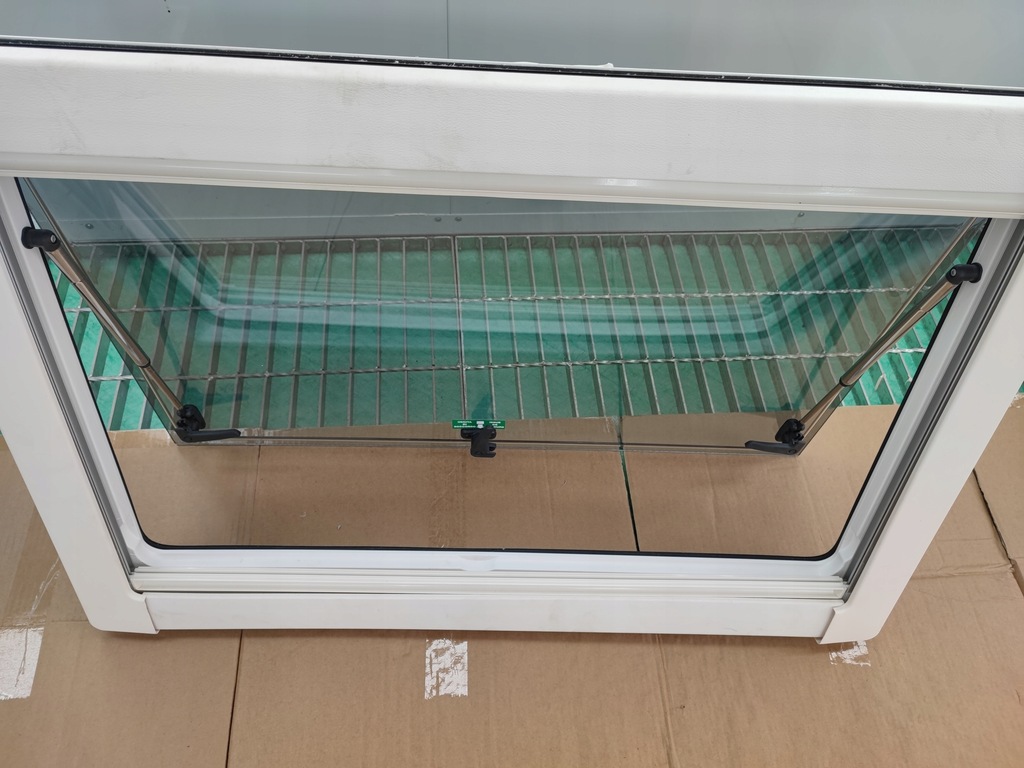 DOMETIC-KIPFENSTER 900x600 FÜR KAMERA MD100900X0600 Product image