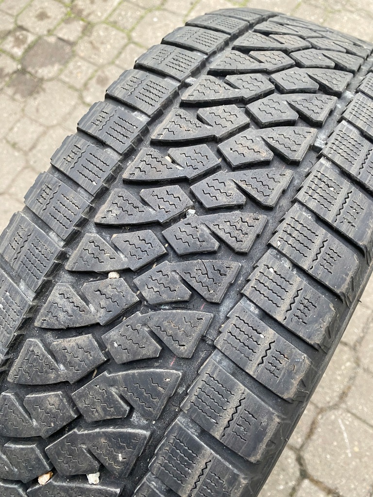 1 Stück BRIDGESTONE Blizzak W810 215/65/16 C 109/107R 2018 6mm Product image