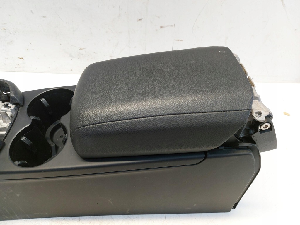 PORSCHE MACAN 95B Armlehne, Mitteltunnel Product image