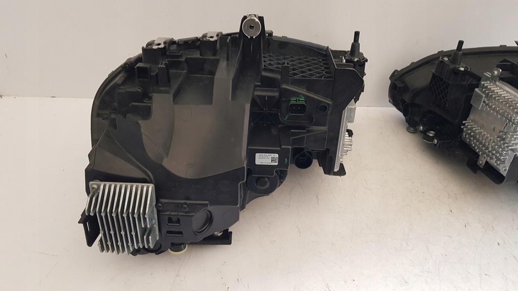 FRONTLEUCHTE VORNE LINKS RECHTS BMW M2 G87 SCHWARZ KOMPLETT 9503470 9503469 Product image
