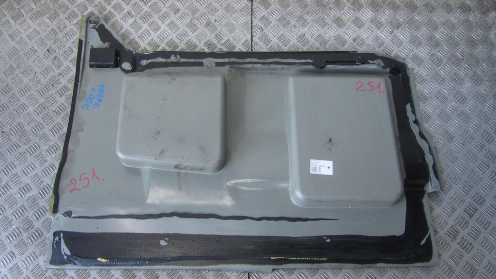 TRAFIC VIVARO II BOCZEK TAPICERKA LEWY TYŁ 01-14 Product image
