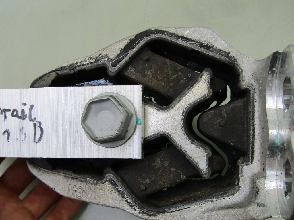 X-TRAIL IV T33 1,5 24R MOTOR-SCHIEBEHALTER-AUFHÄNGUNGSKISSEN Product image