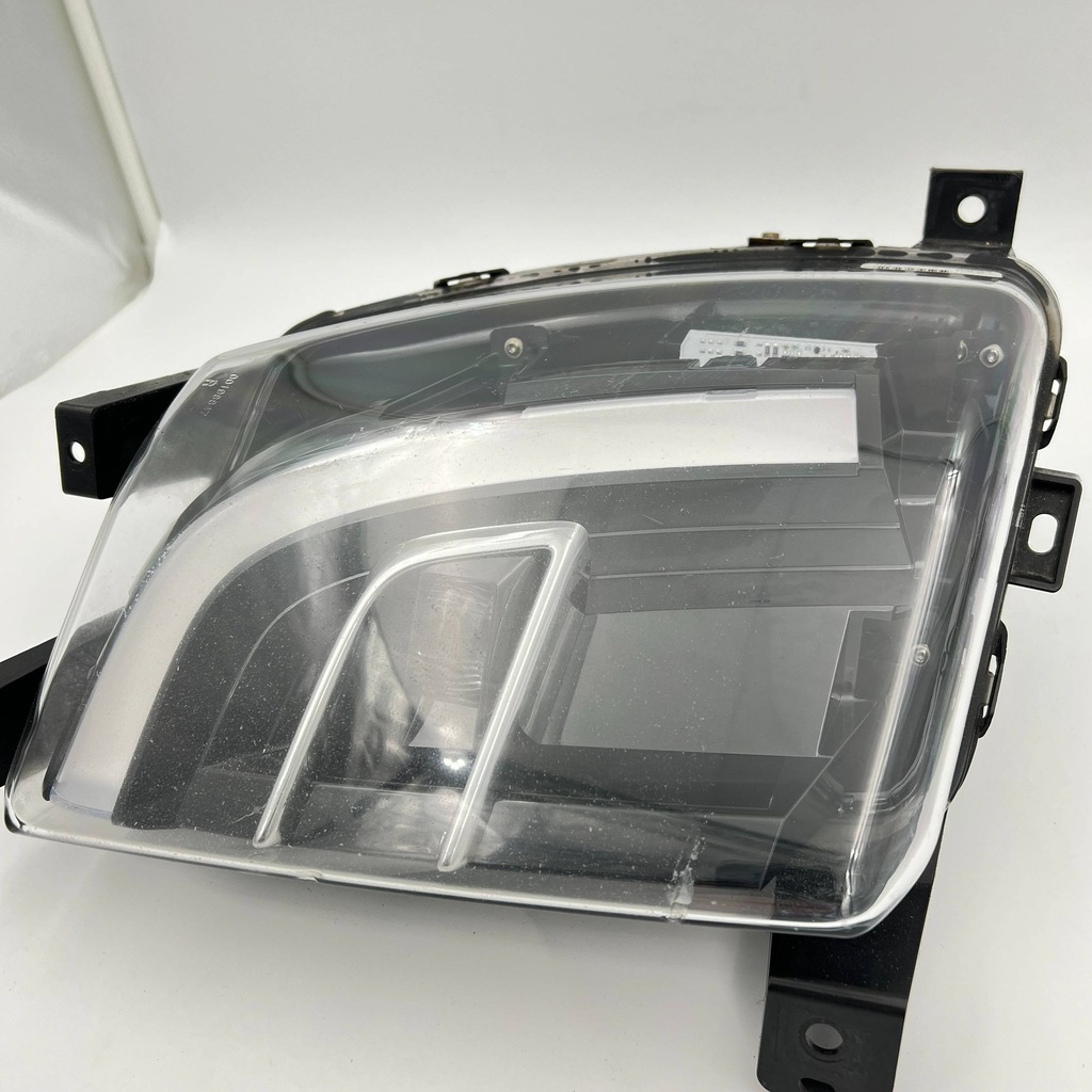 Tesla Model X HALOGEN LED DRL RECHTS 103433100A Product image