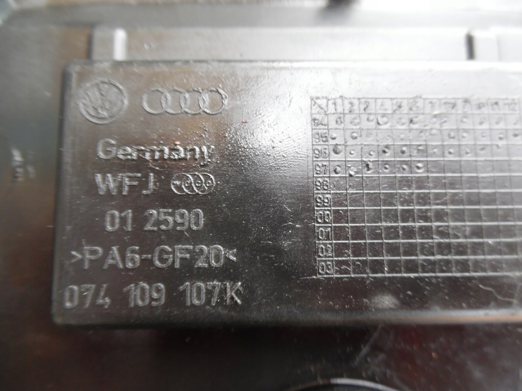 VW T4 2.5 TDI STEUERUNG ABDECKUNG OBEN AUSSEN Product image