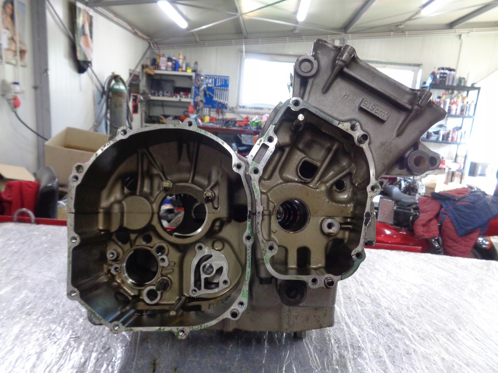 HONDA HORNET CB 900 Block, Motorkurbelgehäuse, Kolben Product image