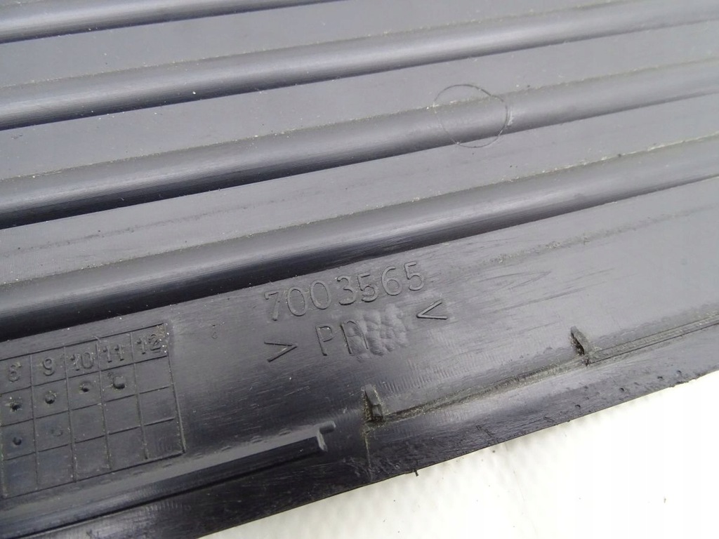 LAND ROVER RANGE ROVER L322 01–12 HINTERER STOßSTANGEN-ABDECKSTREIFEN 7003565 Product image