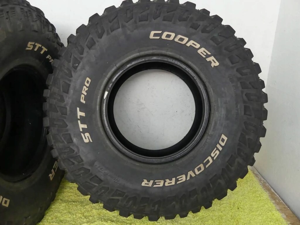 Discoverer Cooper STT PRO Reifen 2x12,25u 2x9,26 17r- 35x12,5x15 Product image