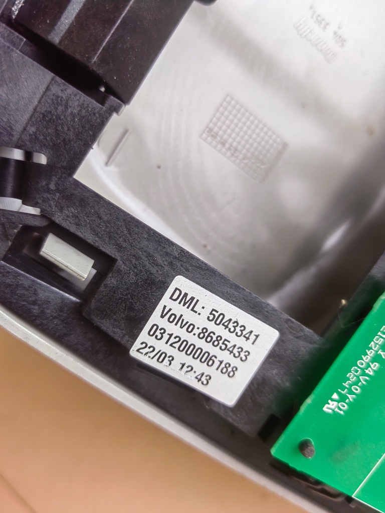 KABINENBELEUCHTUNG INNENSPIEGEL VOLVO 8685433 Product image