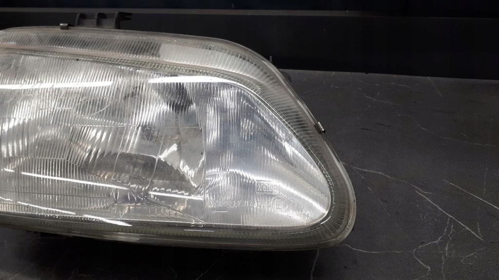Renault Megane rechter Frontscheinwerfer Product image