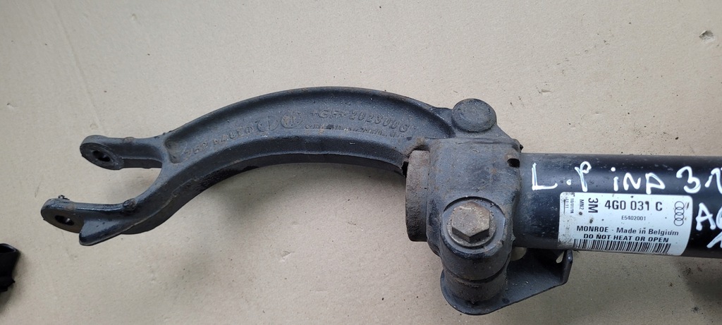 A6 C7 4G LIFT MONTAGEGRIFF STOSSDÄMPFER LINKS VORNE 4G0031C Product image