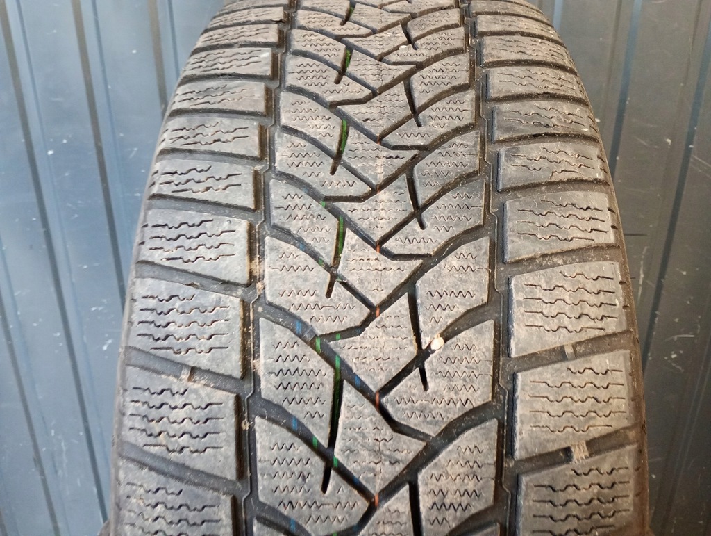 Dunlop Winter Sport5 5 2x 255/45R20 und 2x 285/45R20 Reifen 4,3 mm Winter Product image
