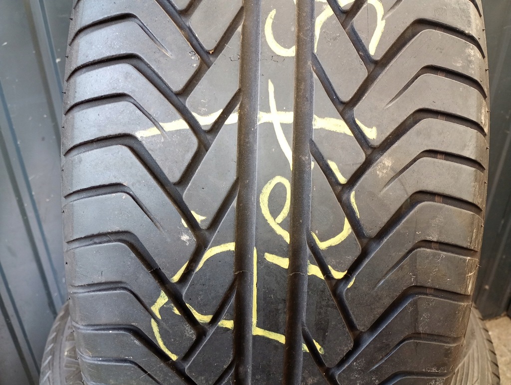 Yokohama Reifen Advan St 275/50R20 6mm 16r Sommer Product image