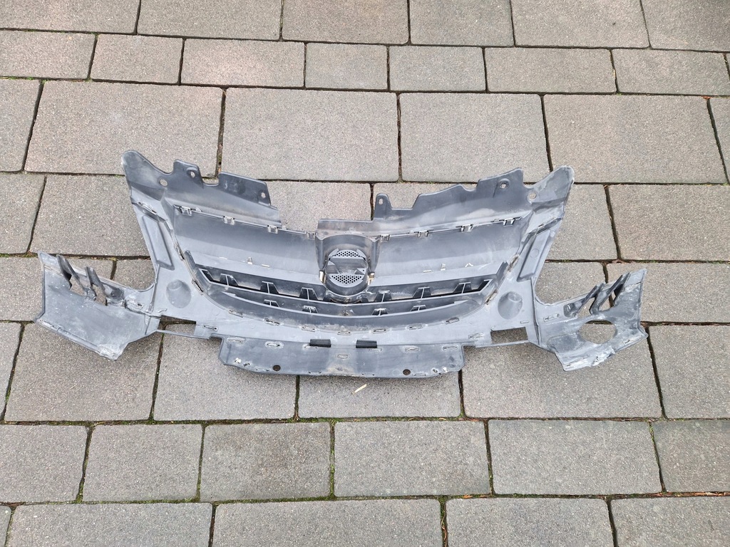Opel Corsa D Vor dem Aufheben der vorderen Stoßfänger Dummy Chrom 13179940 06-2011 Product image