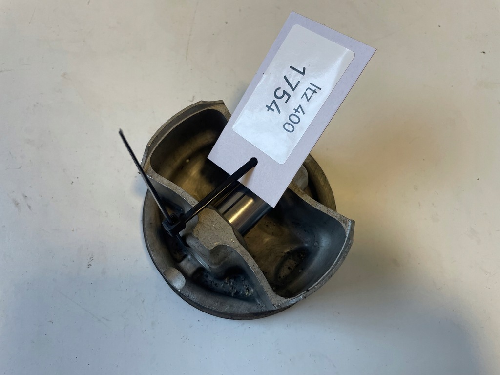 Suzuki LTZ 400 Kolben mit Ringen Product image