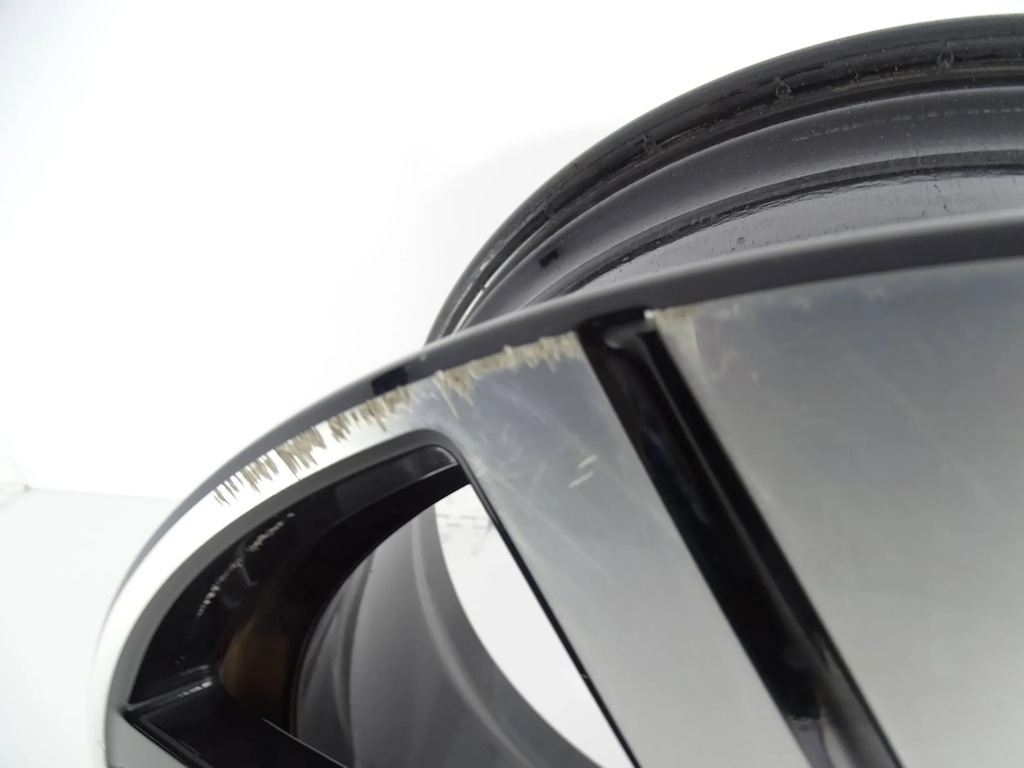 VOLVO-FELGE 7,5J x 19 H2 ET50,5 32243375 Product image