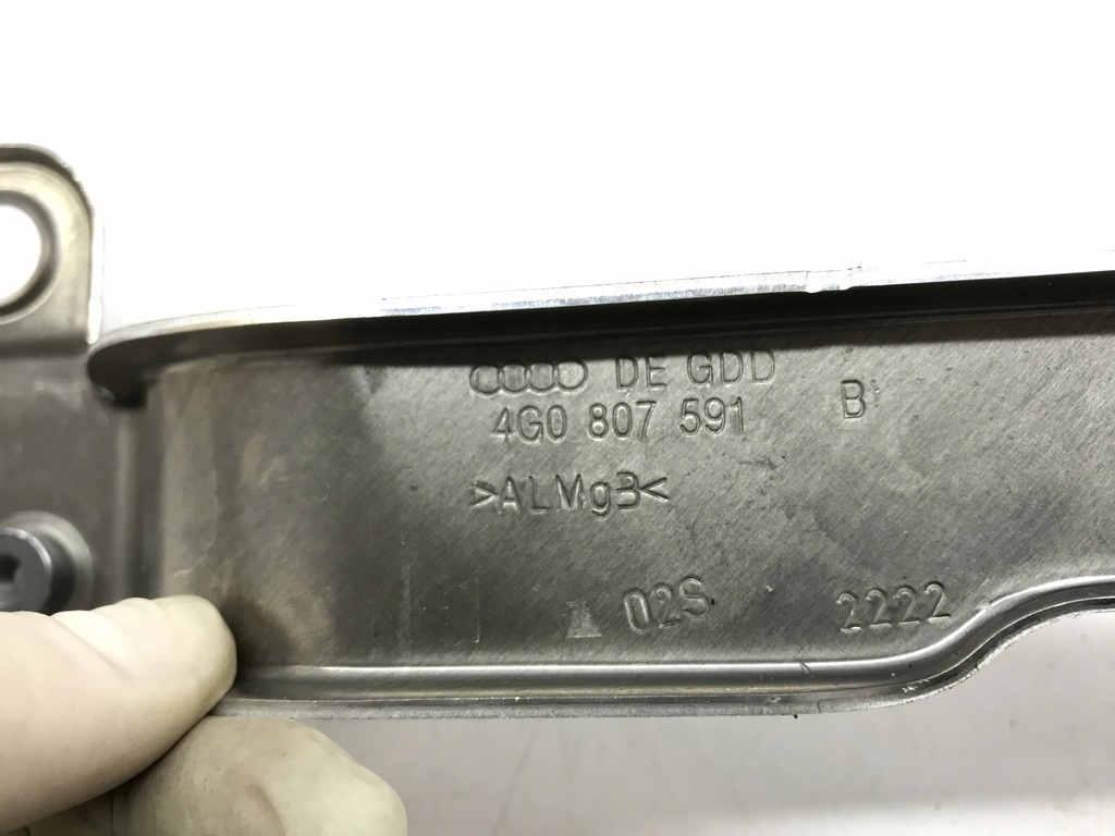 FRONTLEUCHTEN-MONTAGESTÜTZE LINKS OE AUDI A6 4G0807591B Product image