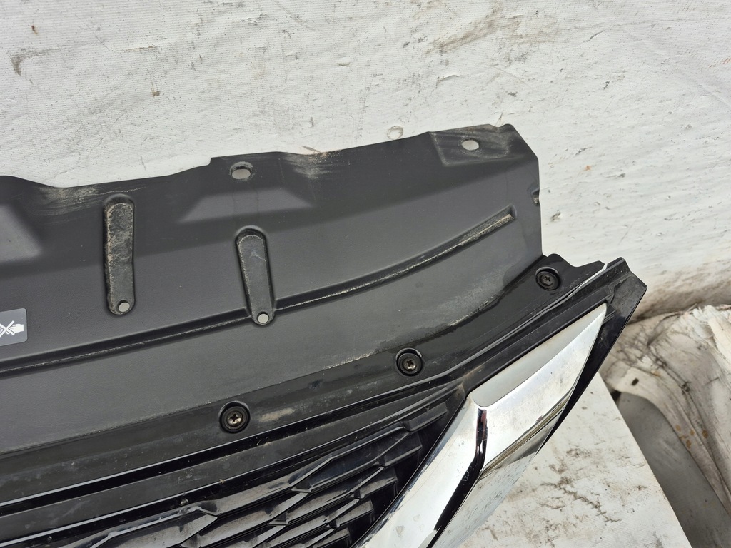 Grill-Kunststoßstangen-Nissan Qashqai II LIFT 62398 HV80A Product image