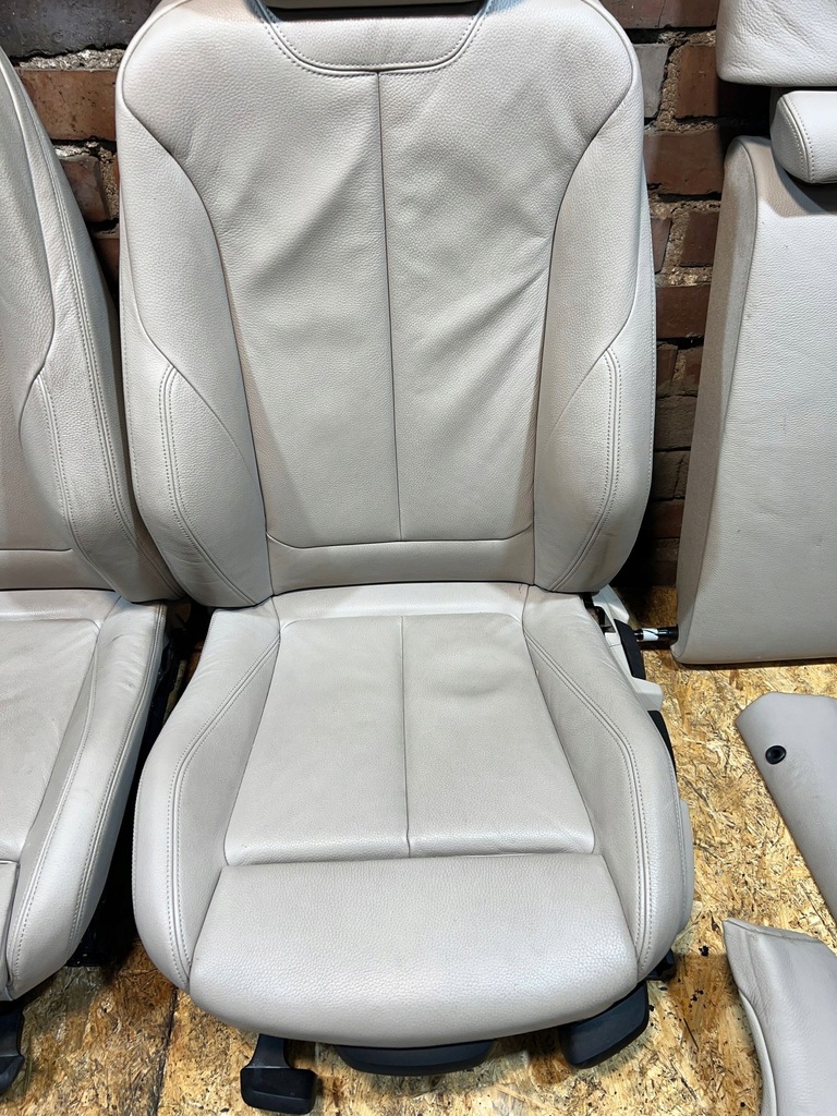 BMW 1 F20 UK SEAT SITZE, NICHT BEHEIZBARES LEDER-OYSTER-SET, ENGLISCHE VERSION Product image